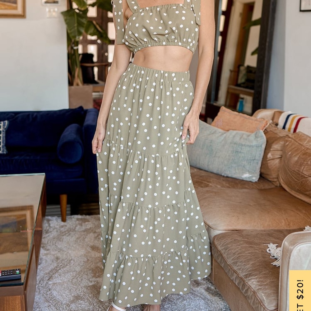 *NWT Lulu’s Wmns green/white polka dot 2 piece maxi dress w/tie crop top